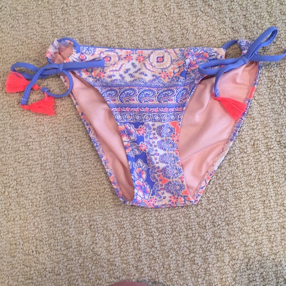 Target Bikini - Picture 2 of 5